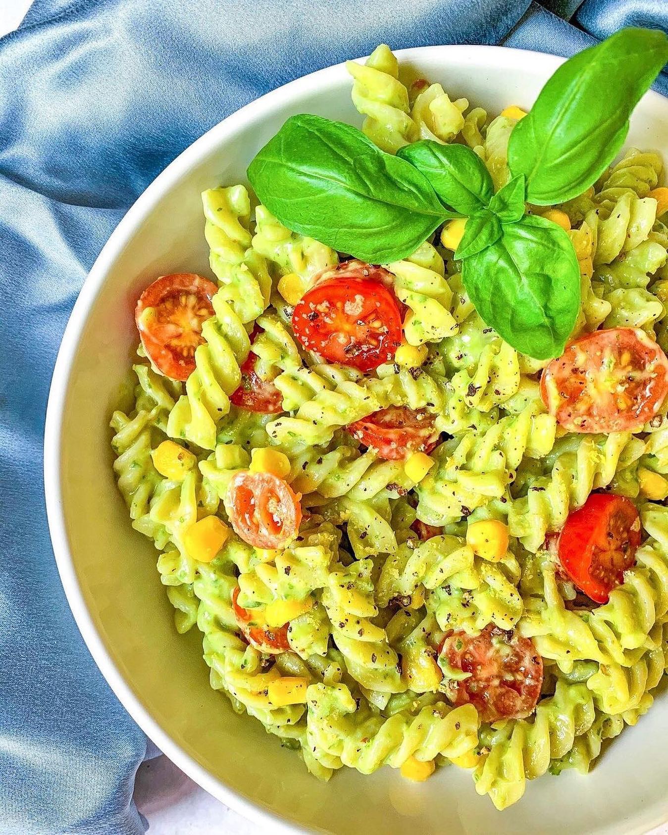 Creamy Avocado Pasta with Herbs