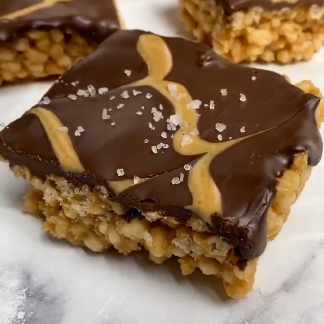 Healthy Peanut Butter Rice Crispy Bars