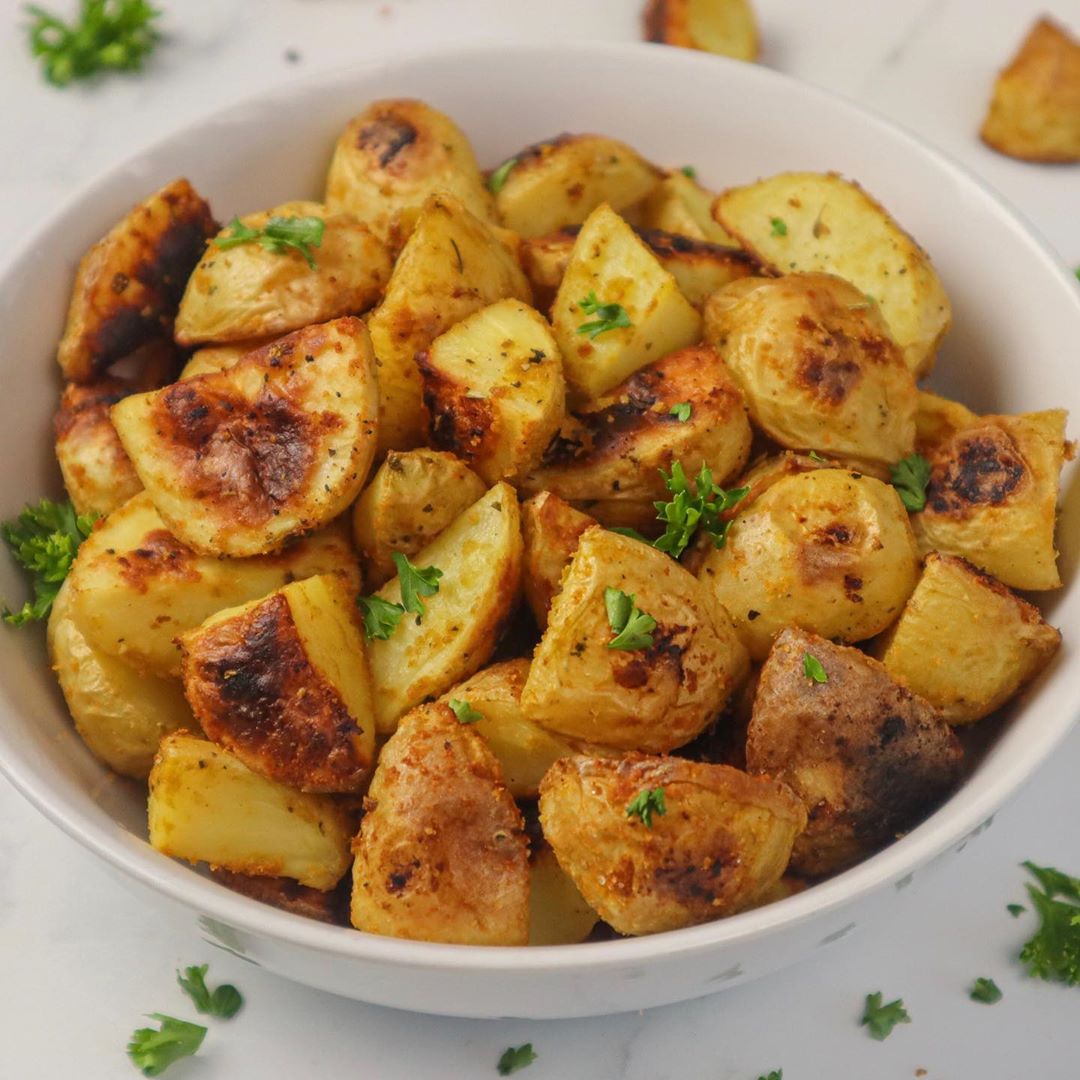 Oven-Roasted Garlicky Potatoes