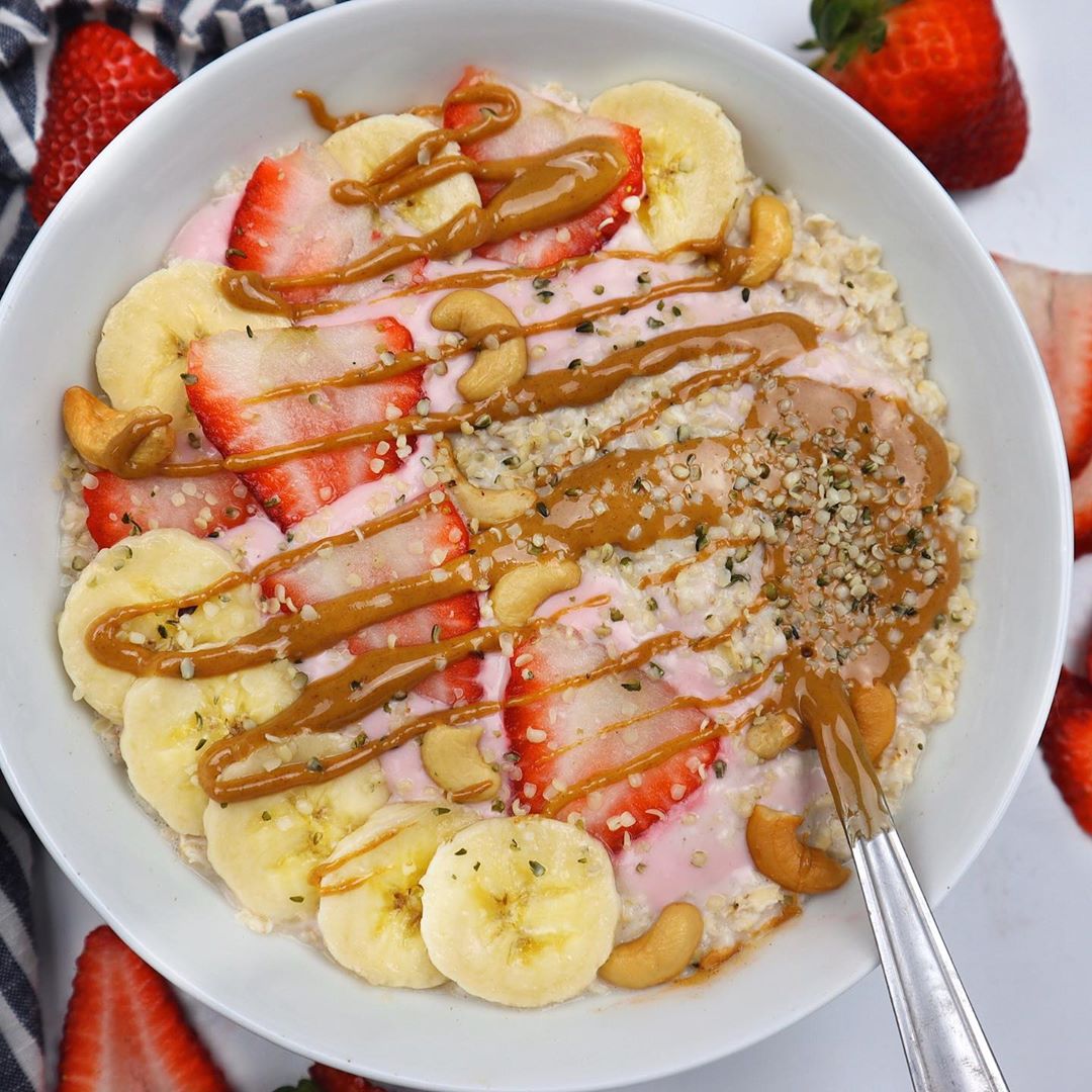 Strawberry Banana Oats Breakfast Dish