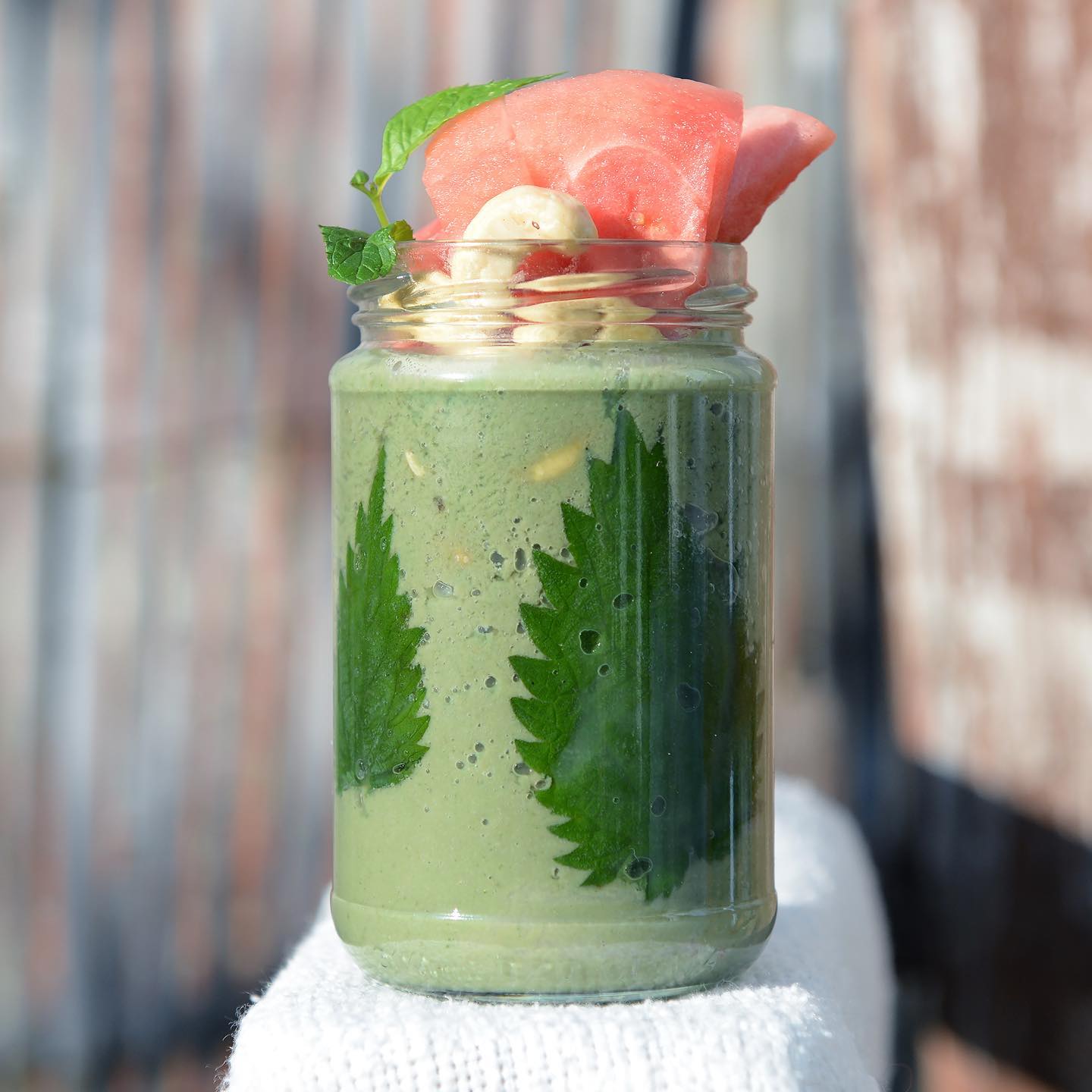 Green Nettle Smoothie with Superfoods