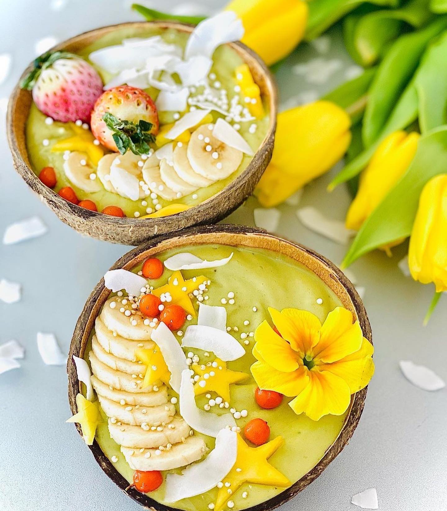Tropical Matcha Smoothie Bowl with Fresh Fruits