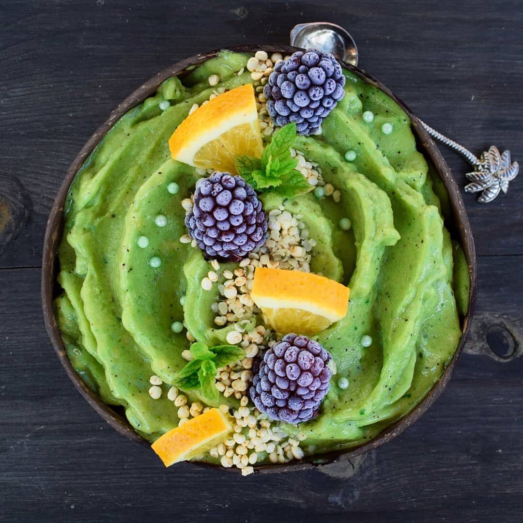 Vegan Frozen Fruit Smoothie Bowl