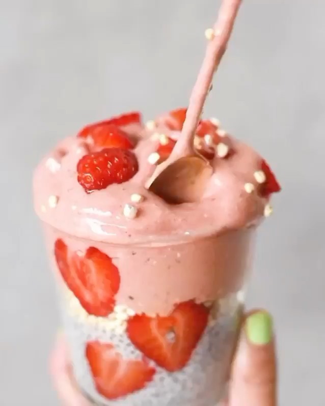 Strawberry Smoothie with Chia Pudding Breakfast