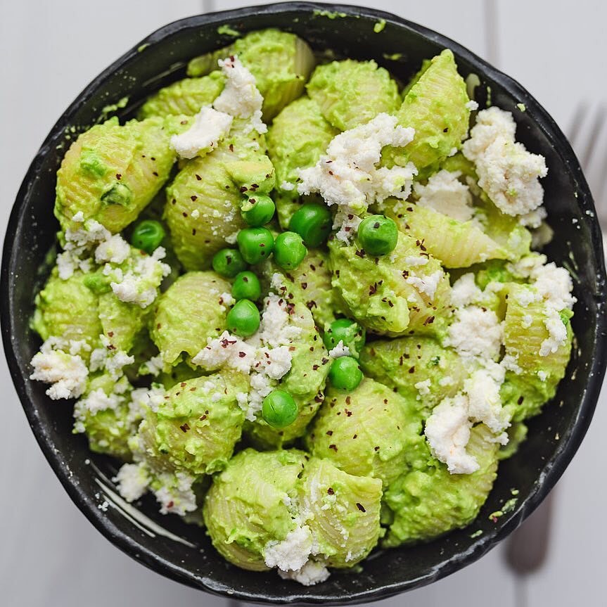 Creamy Avocado Pesto Pasta Dish