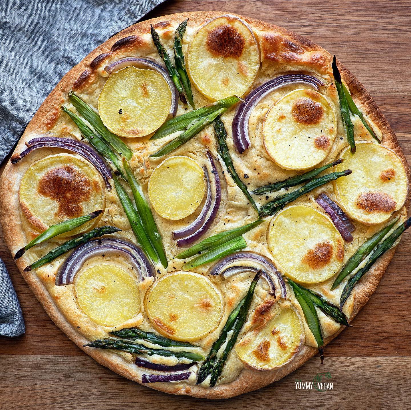 Creamy Parmesan Potato and Asparagus Pizza