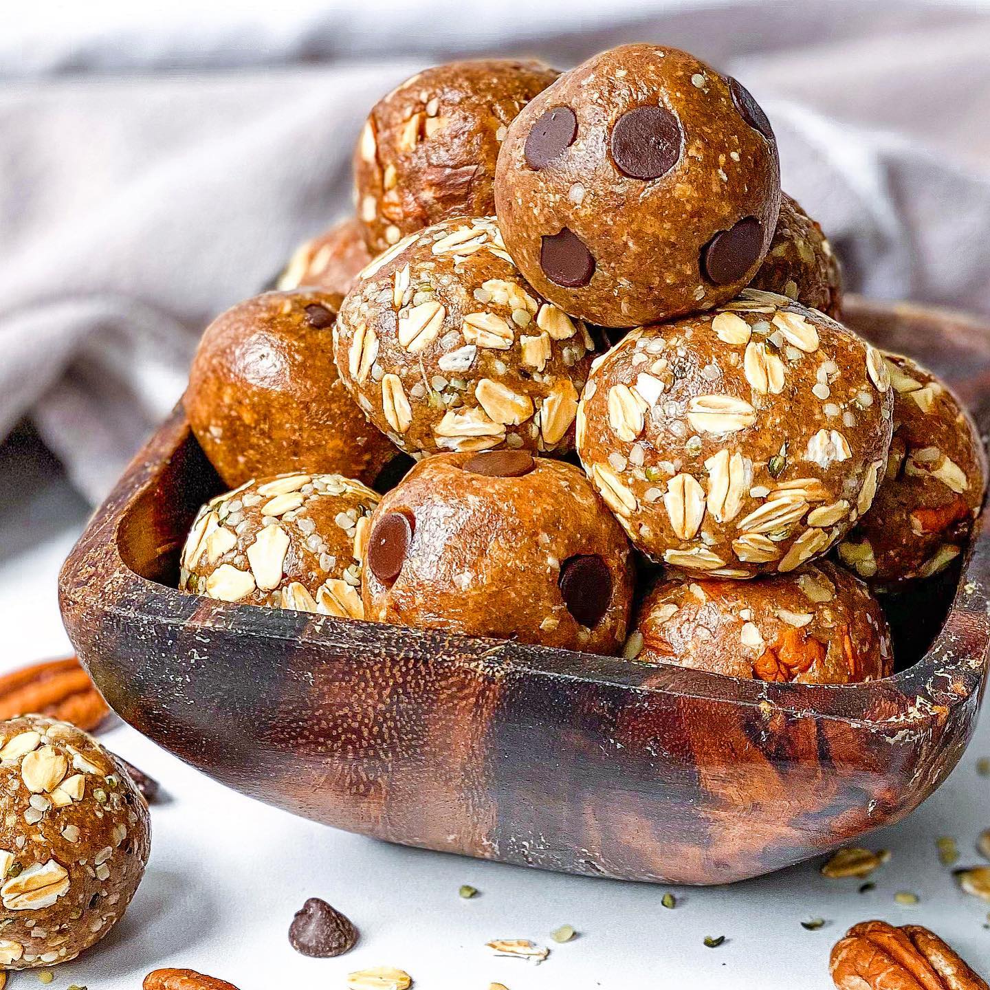Oatmeal Cookie Dough Energy Bites