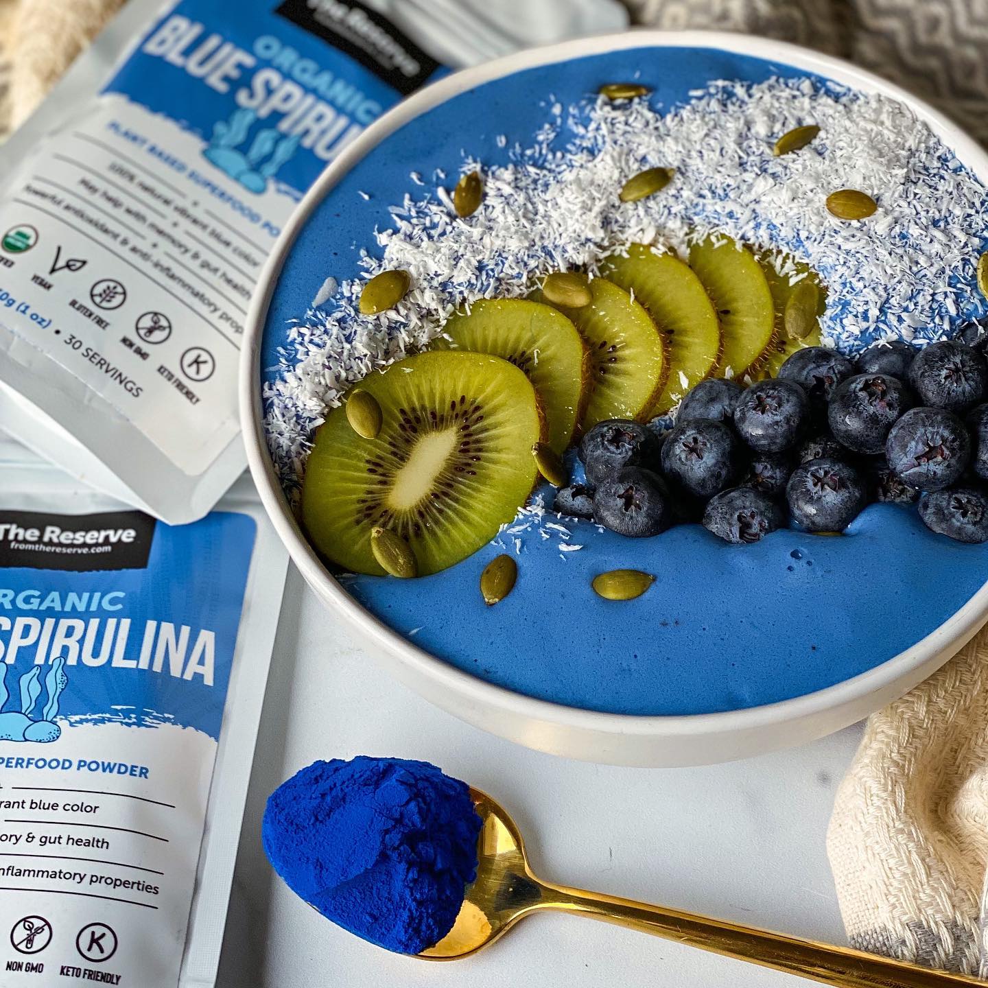 Blue Spirulina Smoothie Bowl