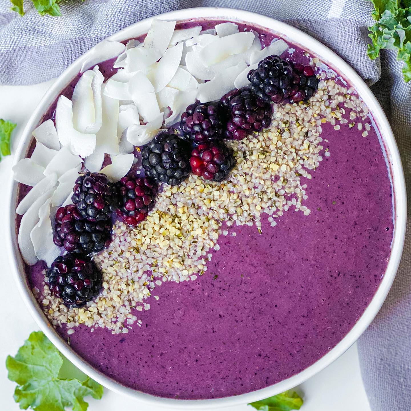 Blackberry Kale Smoothie Bowl