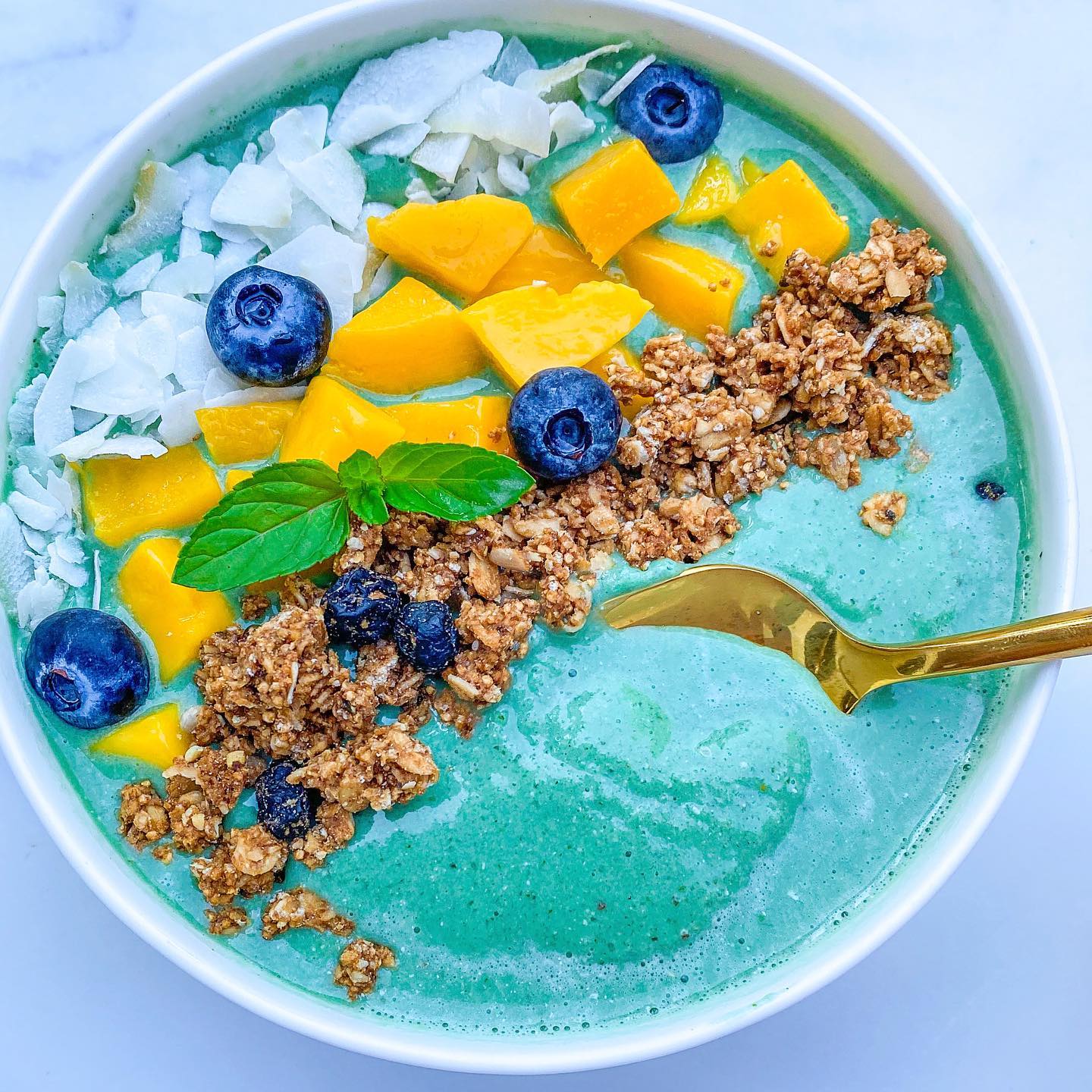 Tropical Blue Spirulina Smoothie Bowl