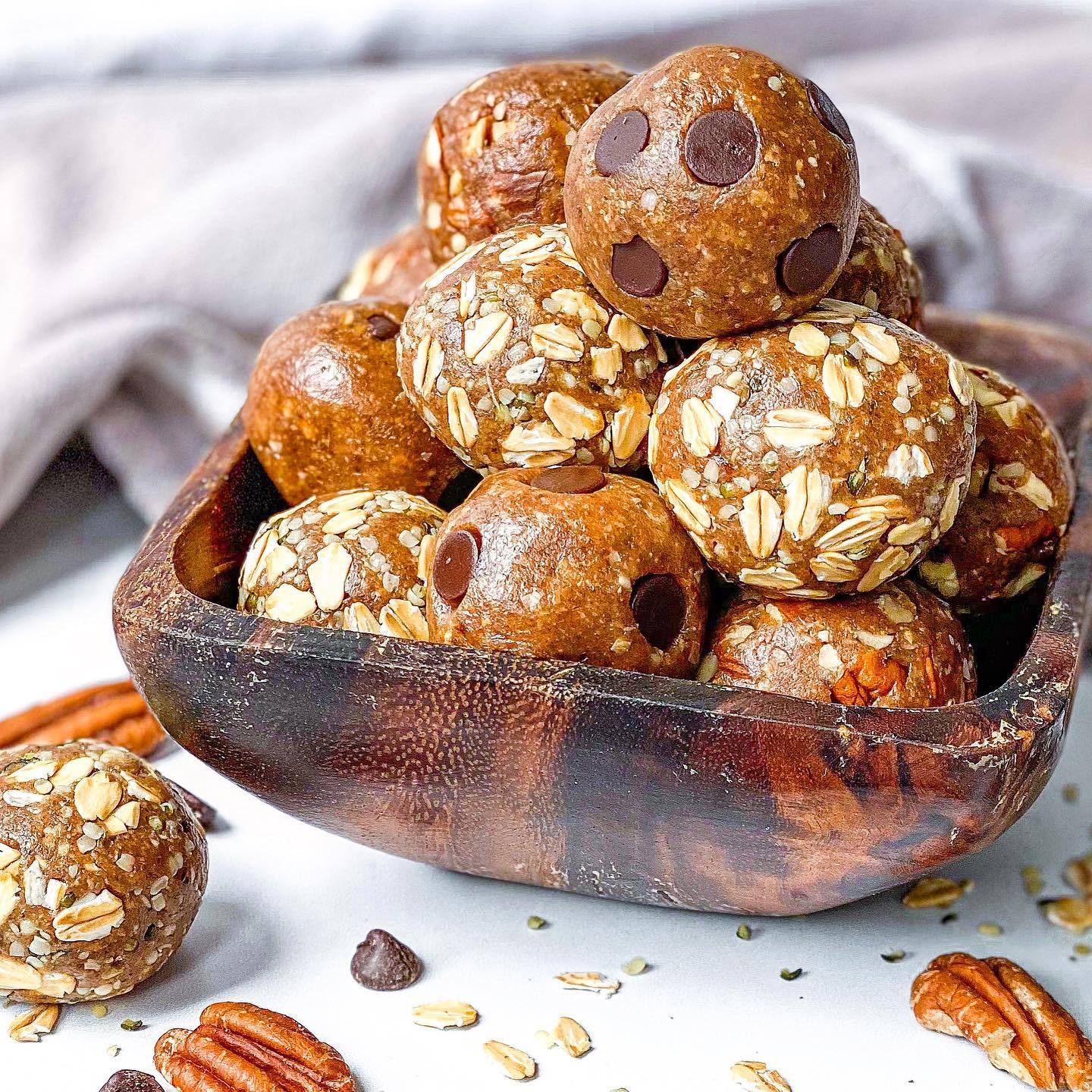 Oatmeal Cookie Dough Energy Bites