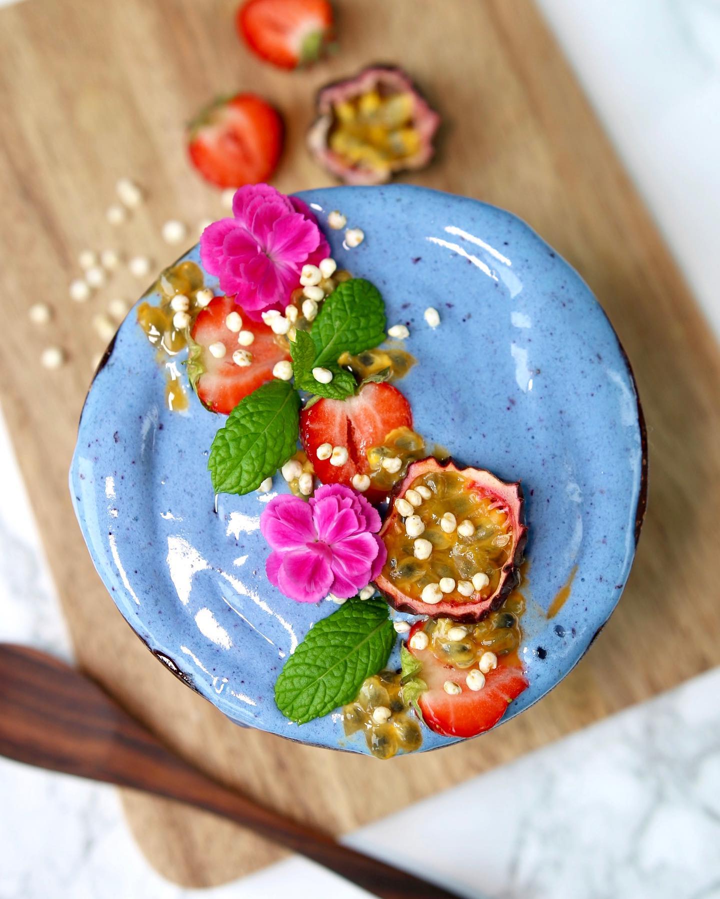 Blue Spirulina Vegan Smoothie Bowl