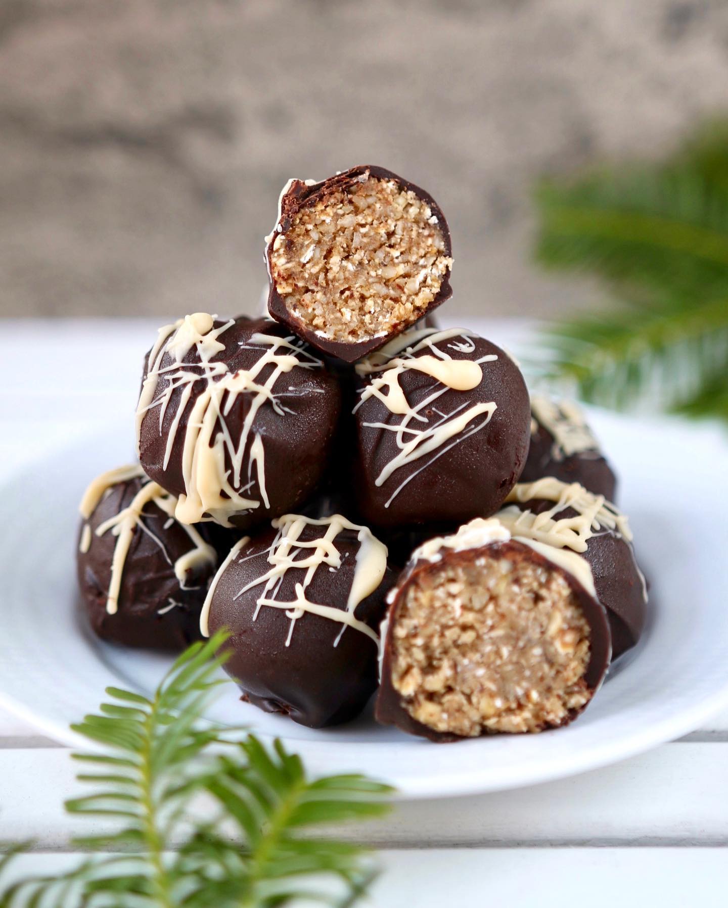 No-Bake Gingerbread Bliss Balls