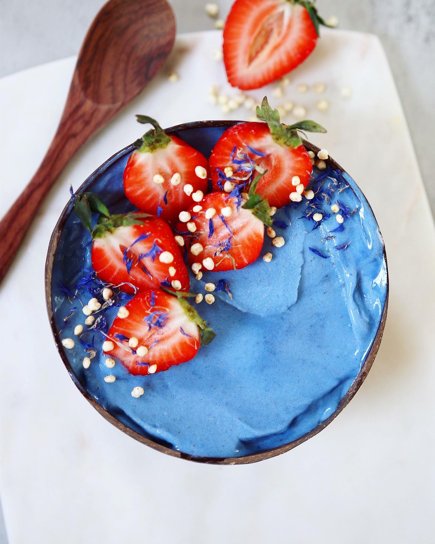 Blue Spirulina Smoothie Bowl