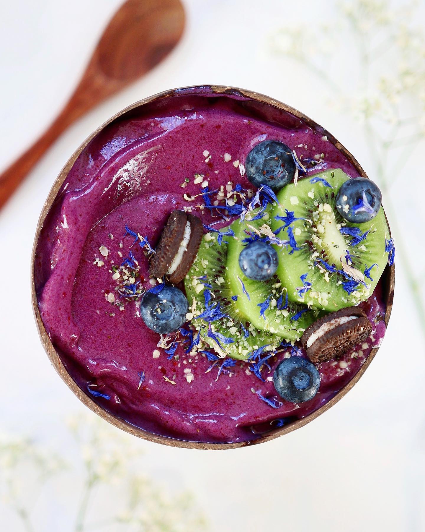 Vegan Blackberry Banana Smoothie Bowl
