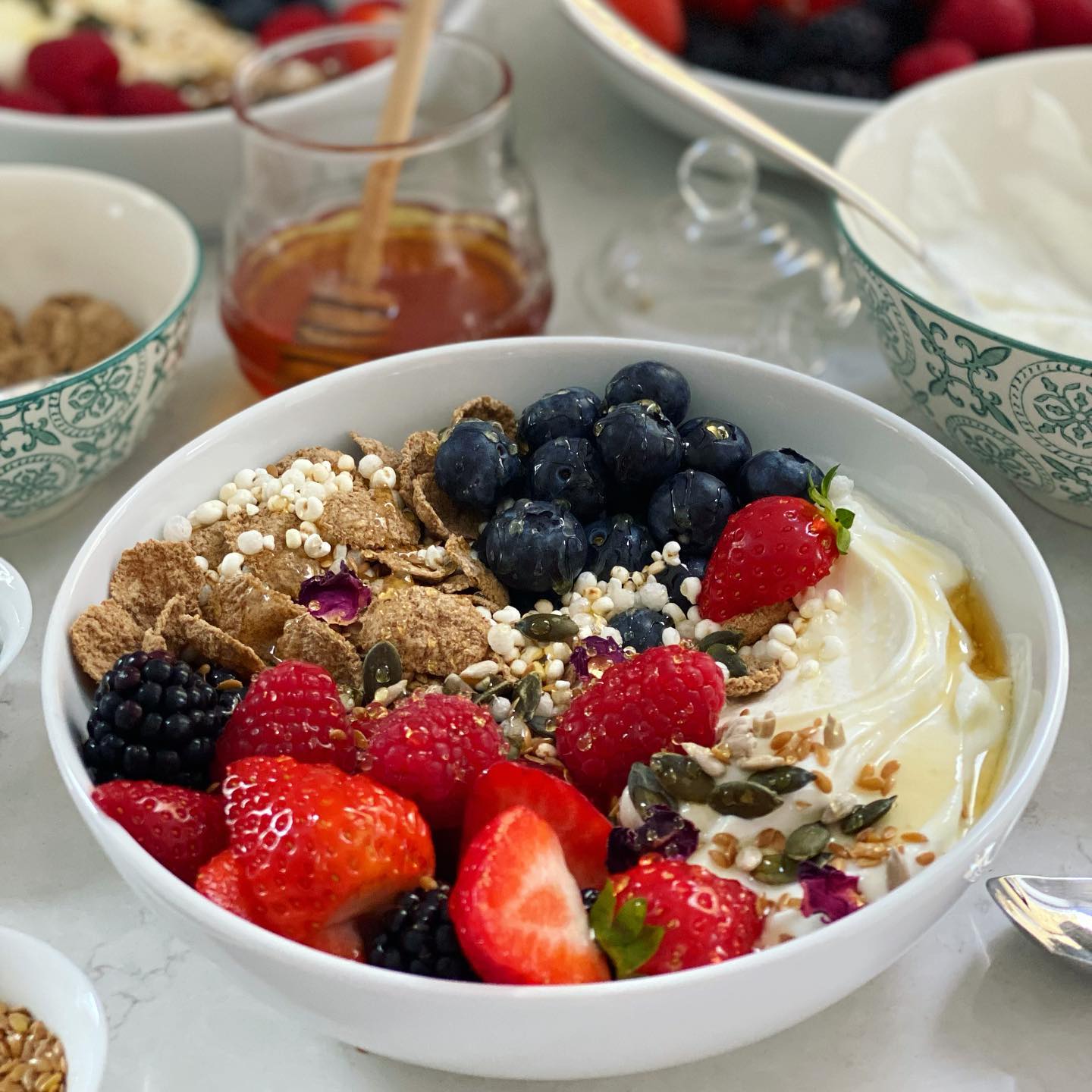 Berry Yoghurt Breakfast Bowls