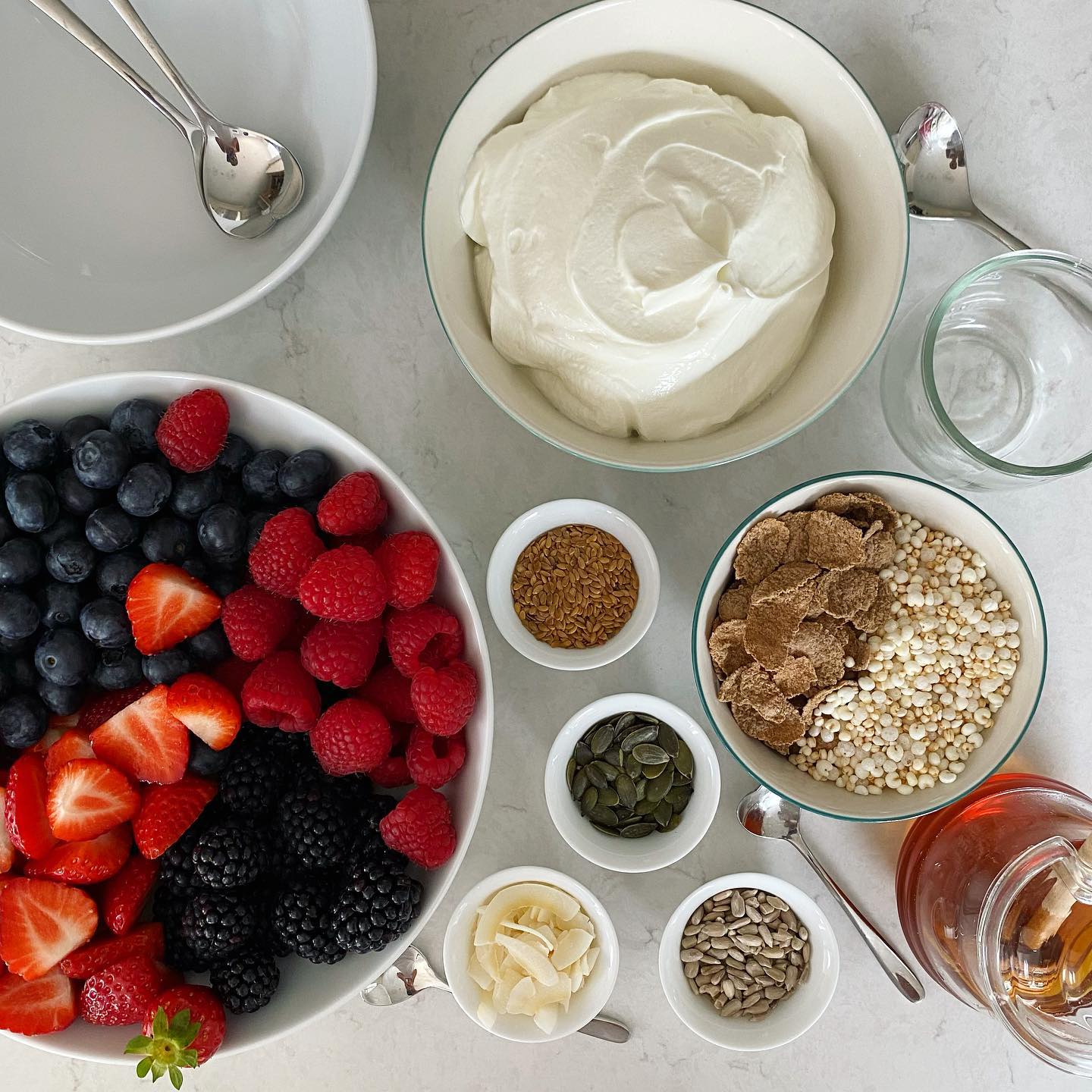 Berry Yoghurt Breakfast Bowls