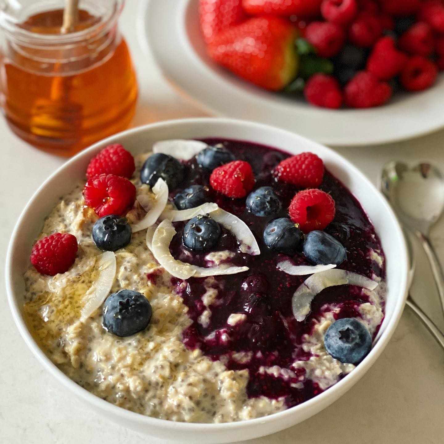 Coconut Oat Porridge with Chia Seeds