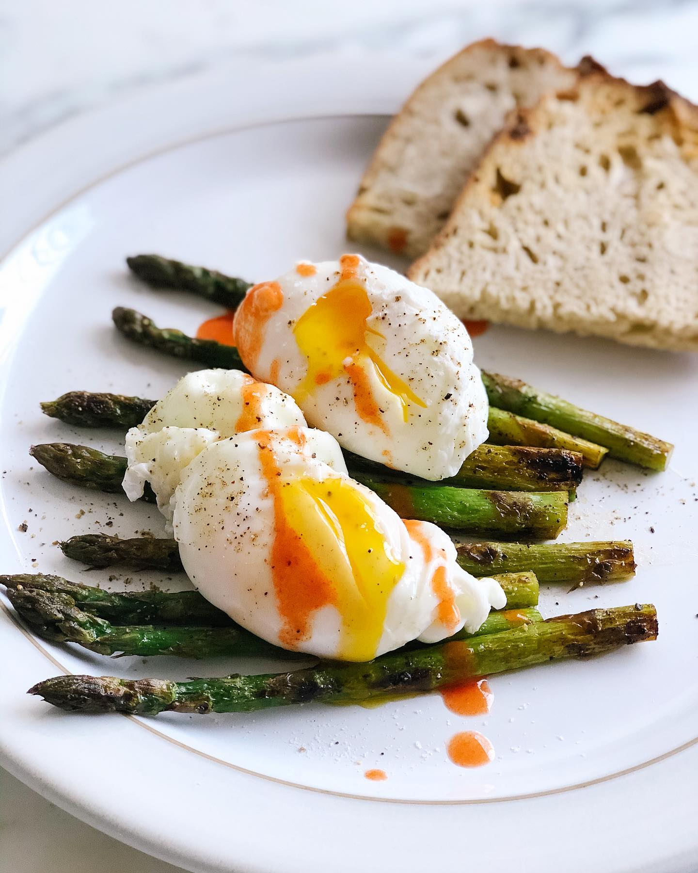 Poached Eggs with Asparagus