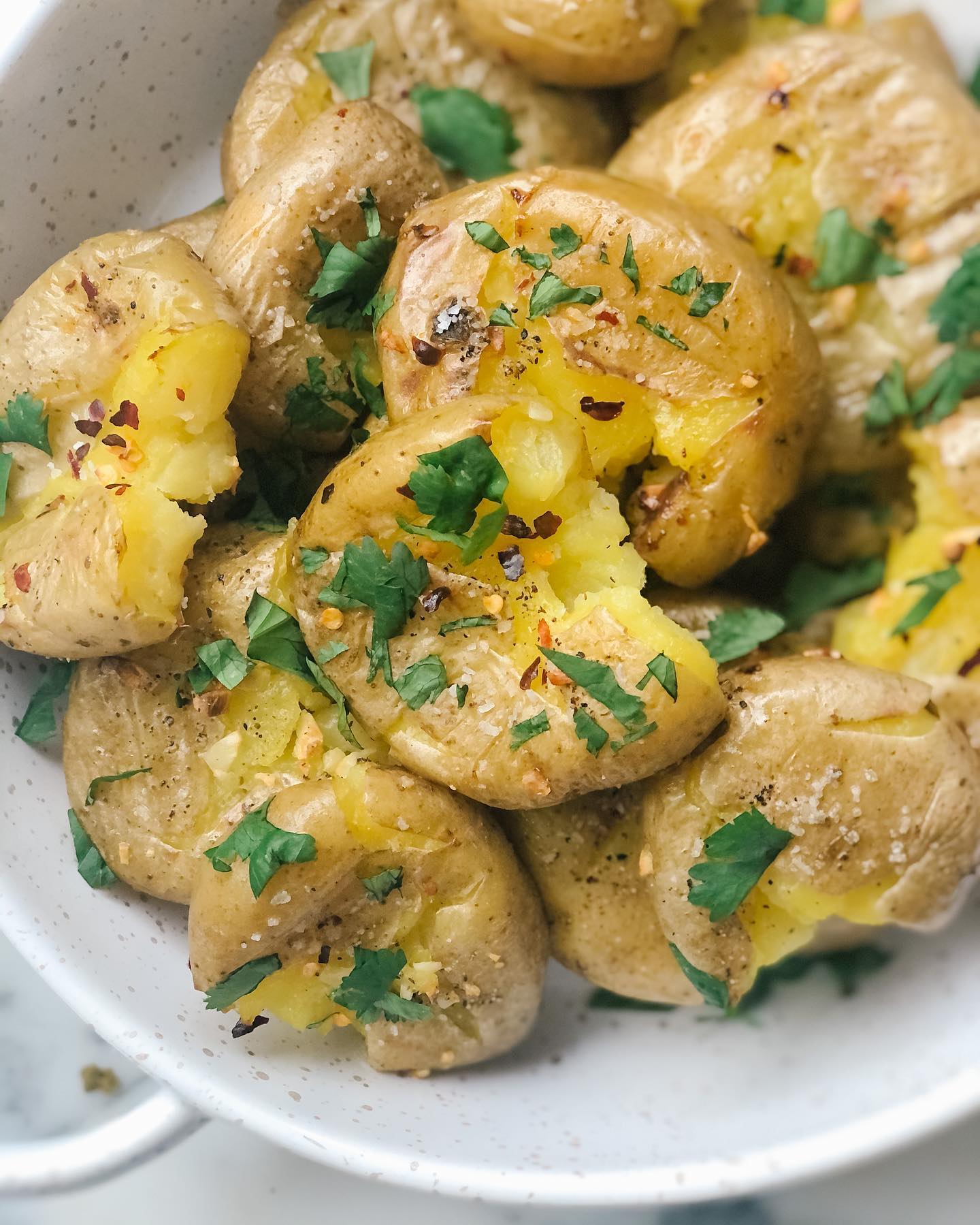 Crispy Garlic Smashed Potatoes