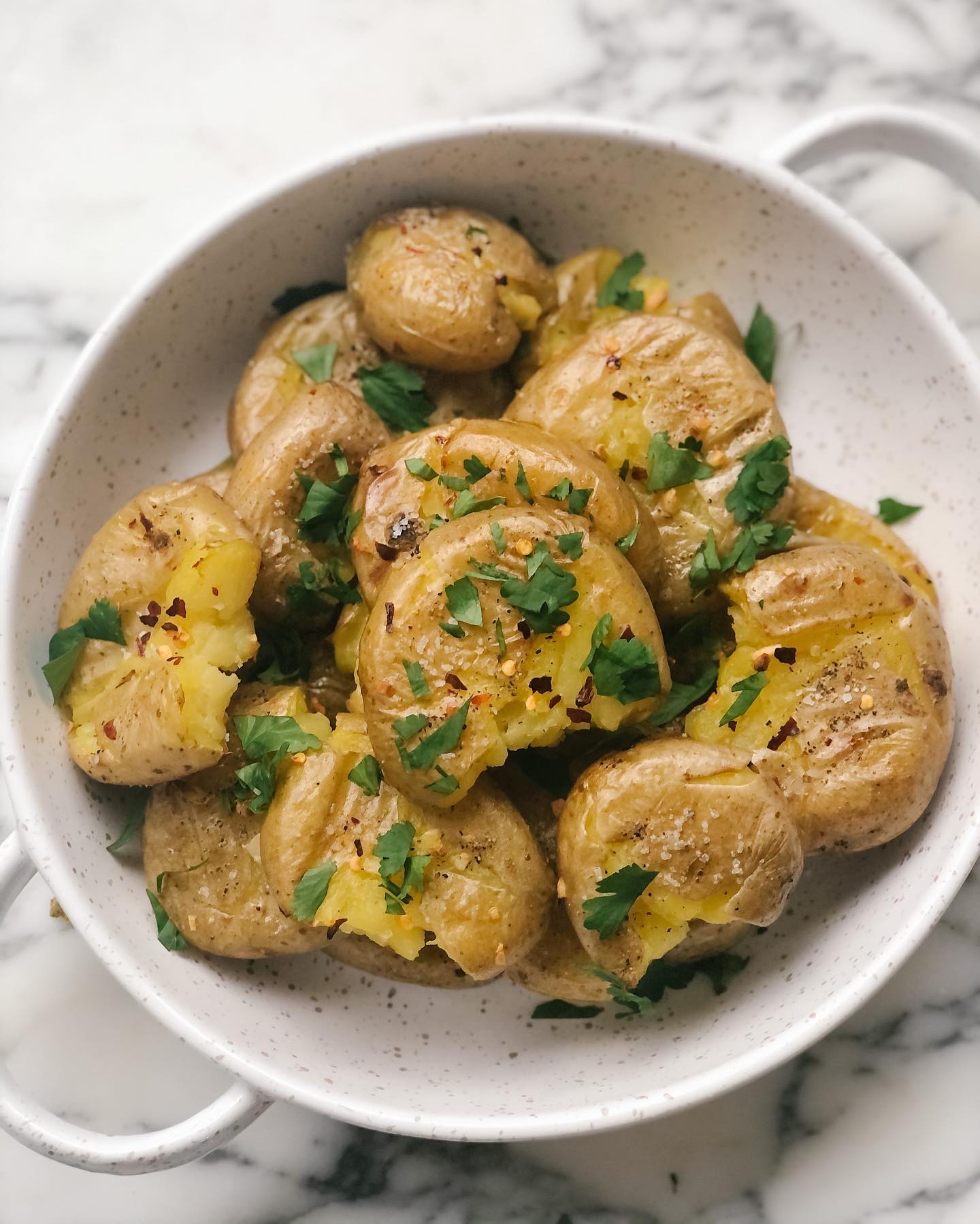 Crispy Garlic Smashed Potatoes