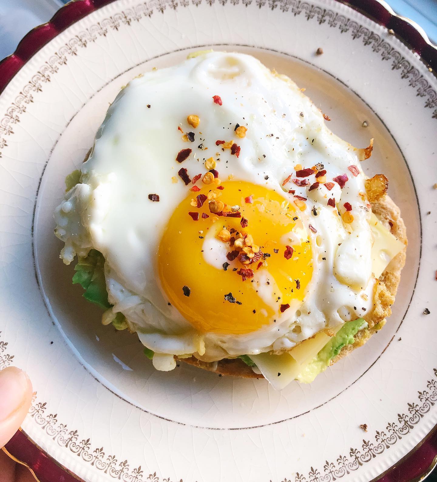 Toasted Bagel with Avocado and Egg