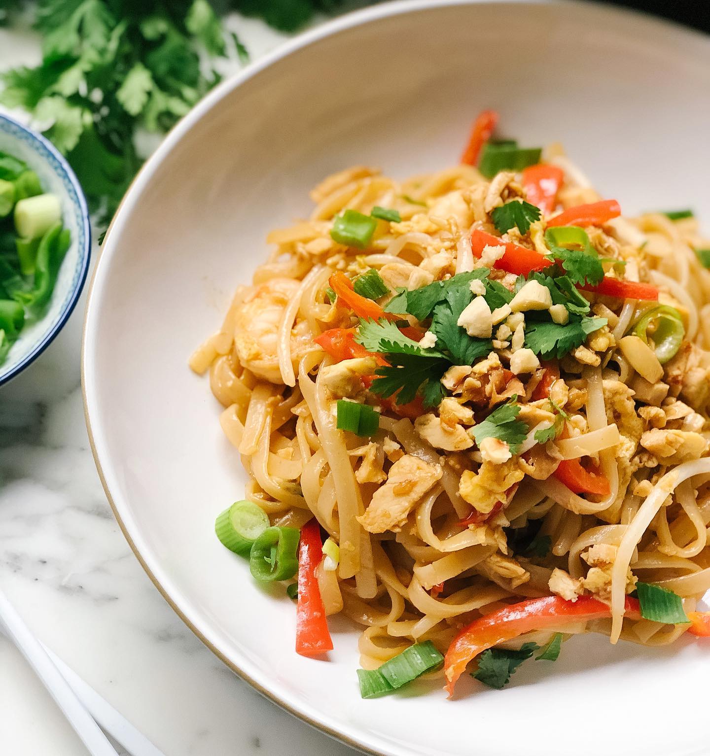 Homemade Chicken and Shrimp Pad Thai Delight 🍜
