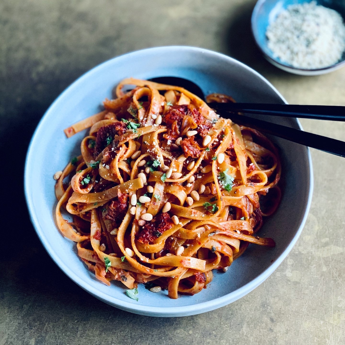 Sun-Dried Tomato and Shallot Linguine