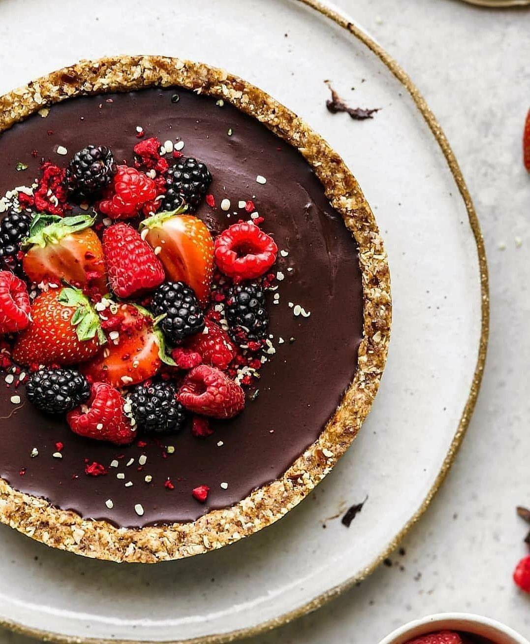 Vegan No-Bake Chocolate Ganache Tart with Almond Crust
