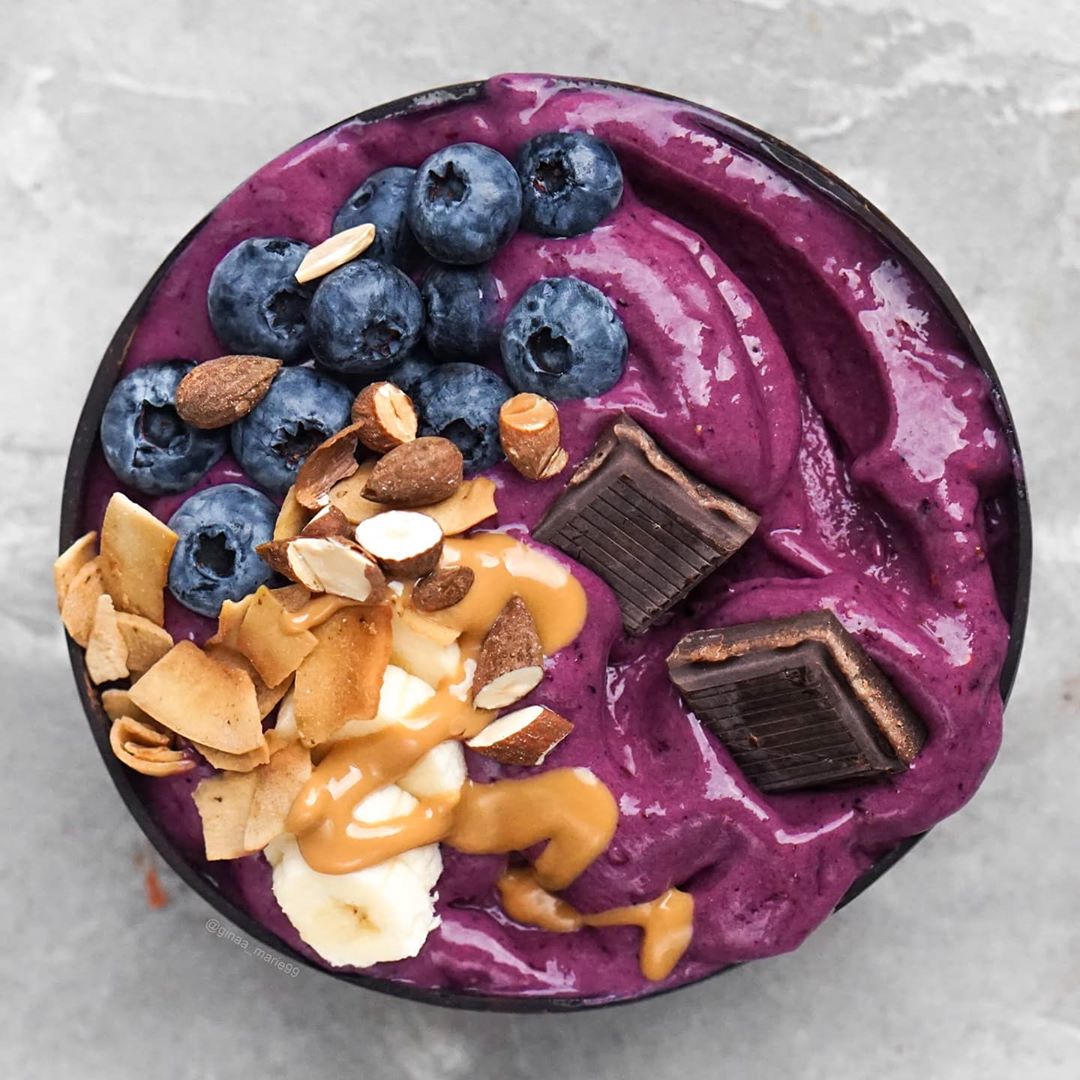 Berry Smoothie Bowl with Fresh Toppings