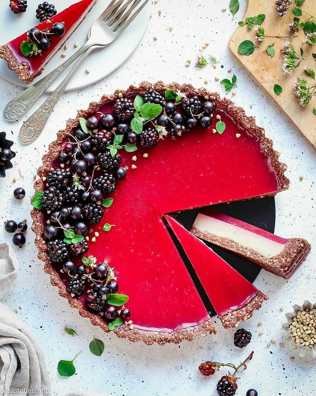 Vegan No-Bake Forest Fruits Tart