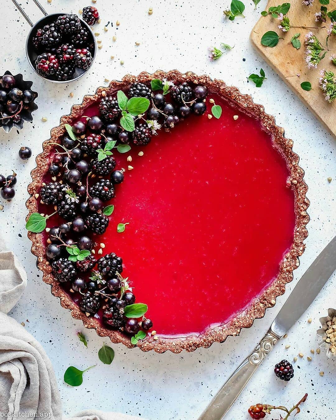 Vegan No-Bake Forest Fruits Tart
