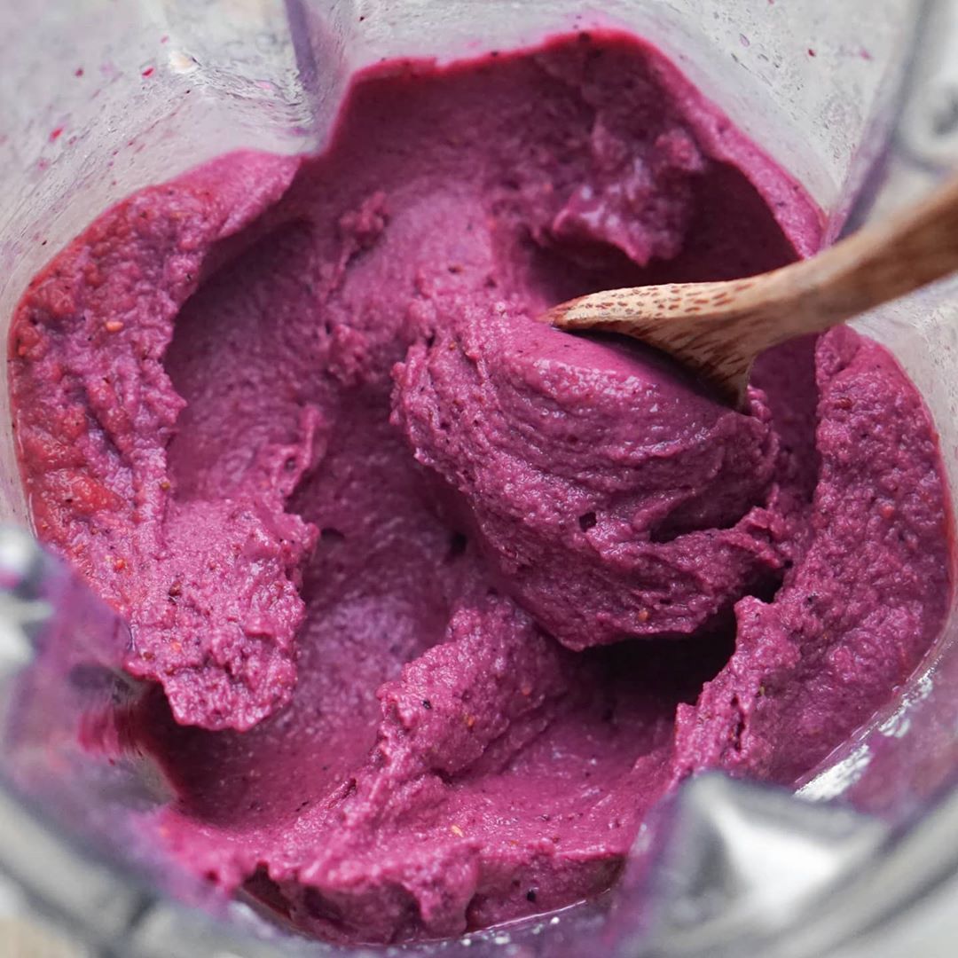 Berry Smoothie Bowl with Fresh Toppings