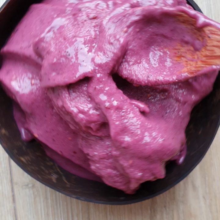 Berry Smoothie Bowl with Fresh Toppings