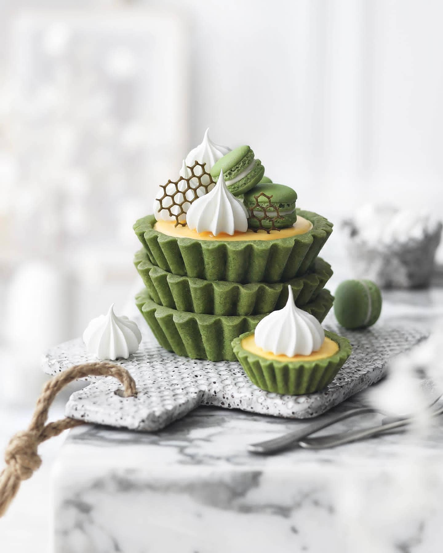 Matcha Tart with White Chocolate Safflower Filling