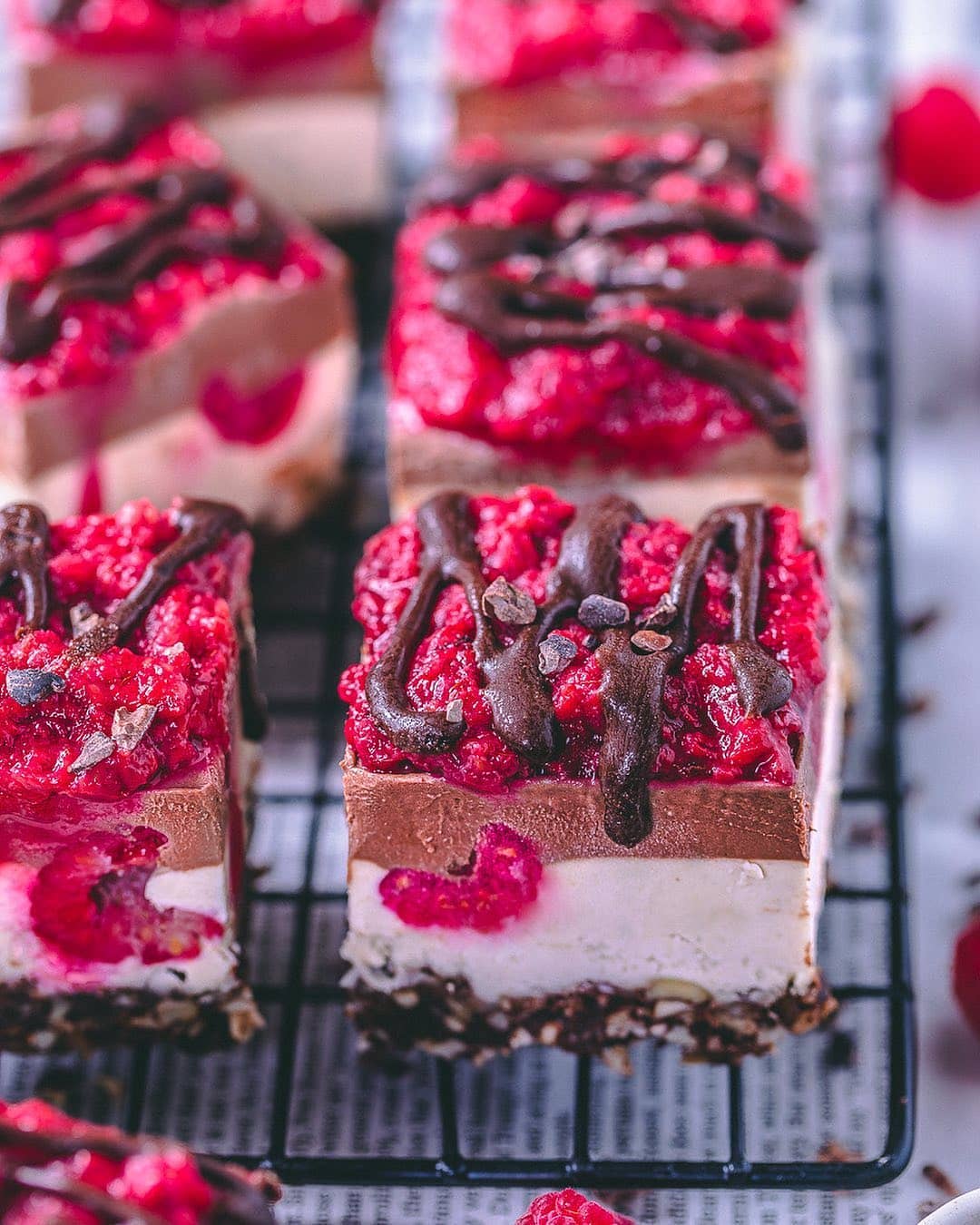 Vegan Raspberry Raw Cakes