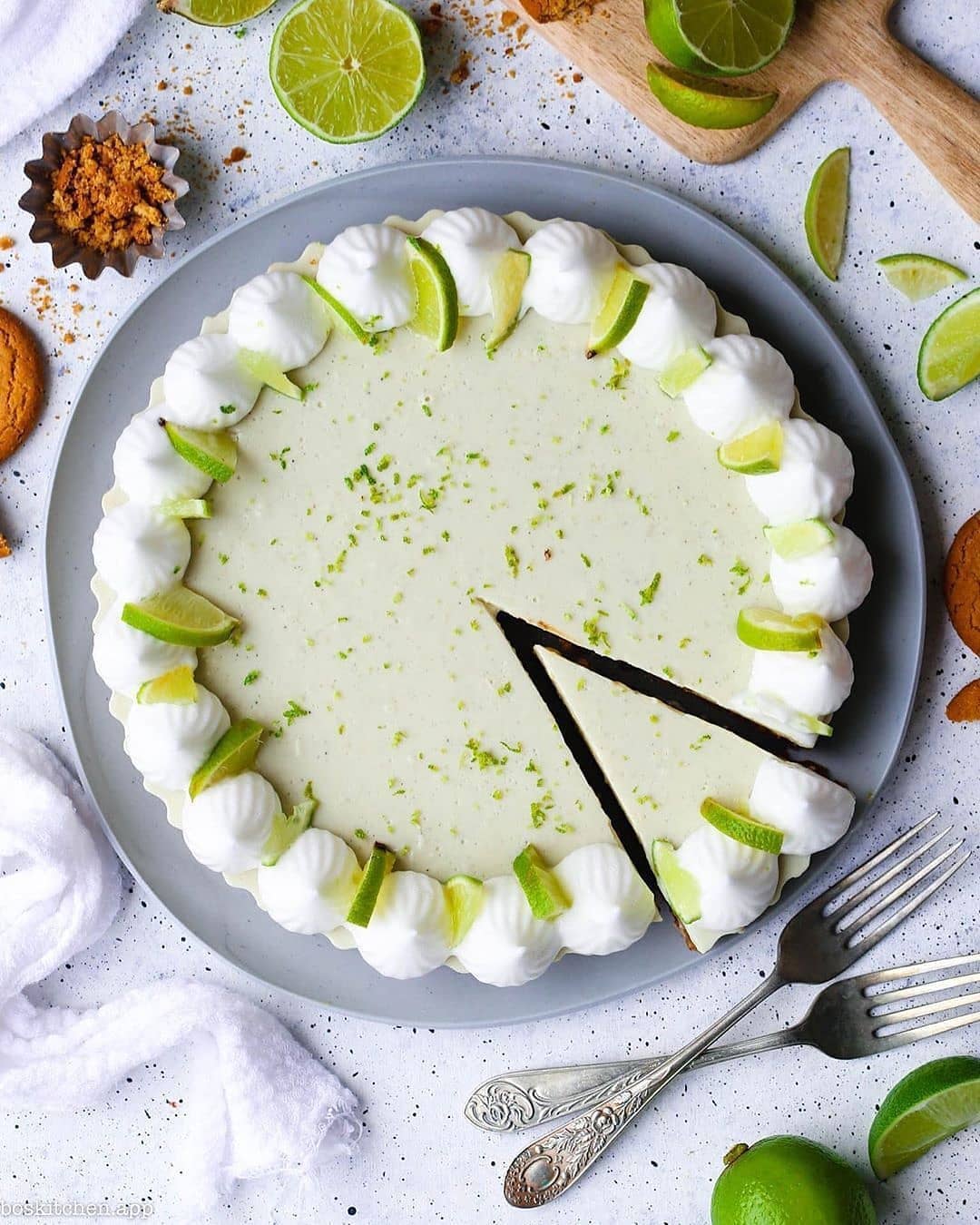 Fresh and Zingy Lime Pie with Aquafaba Cream