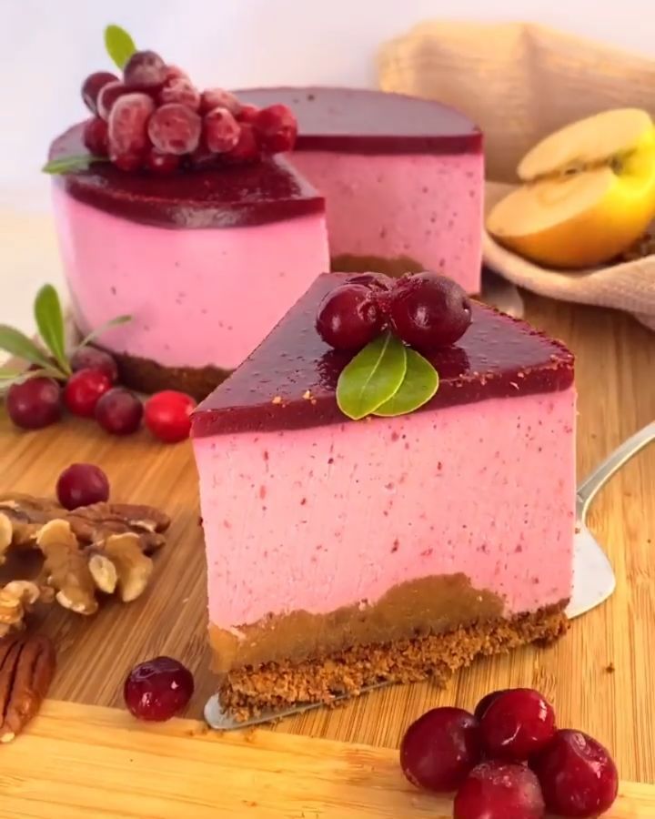 Vegan Cranberry Apple Cheesecake