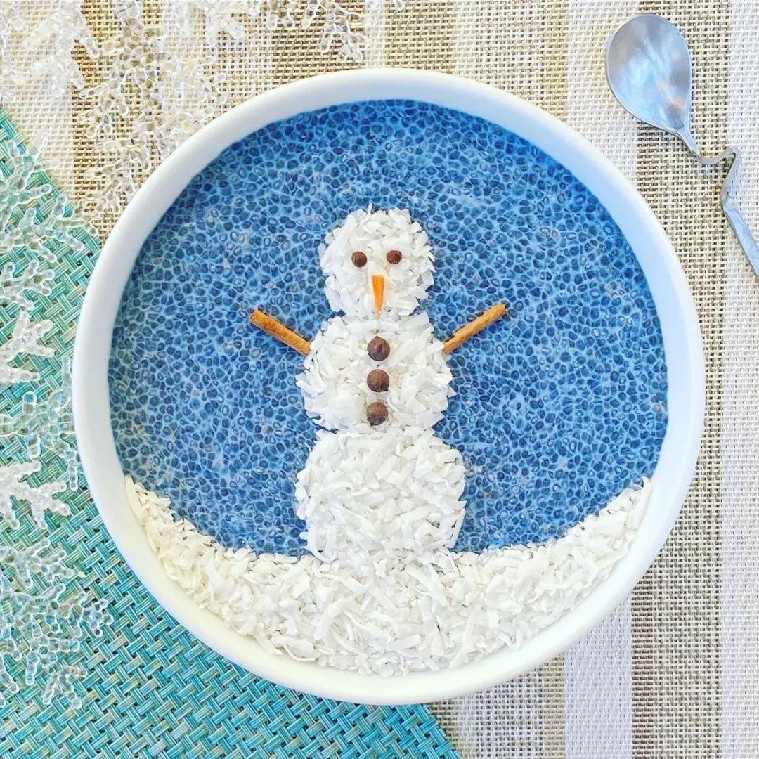 Christmas Snowman Chia Pudding