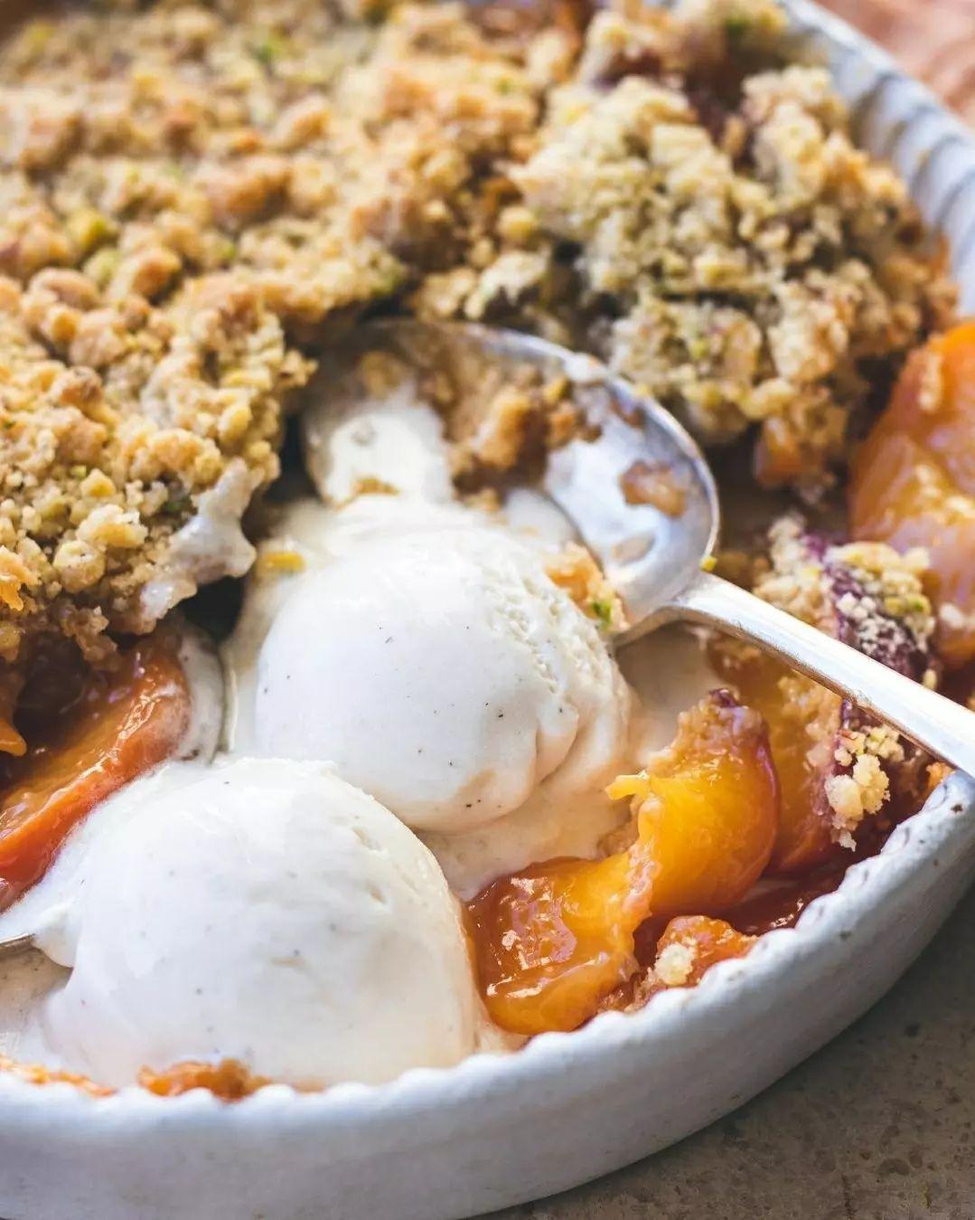 Caramel Peach & Pistachio Crumble