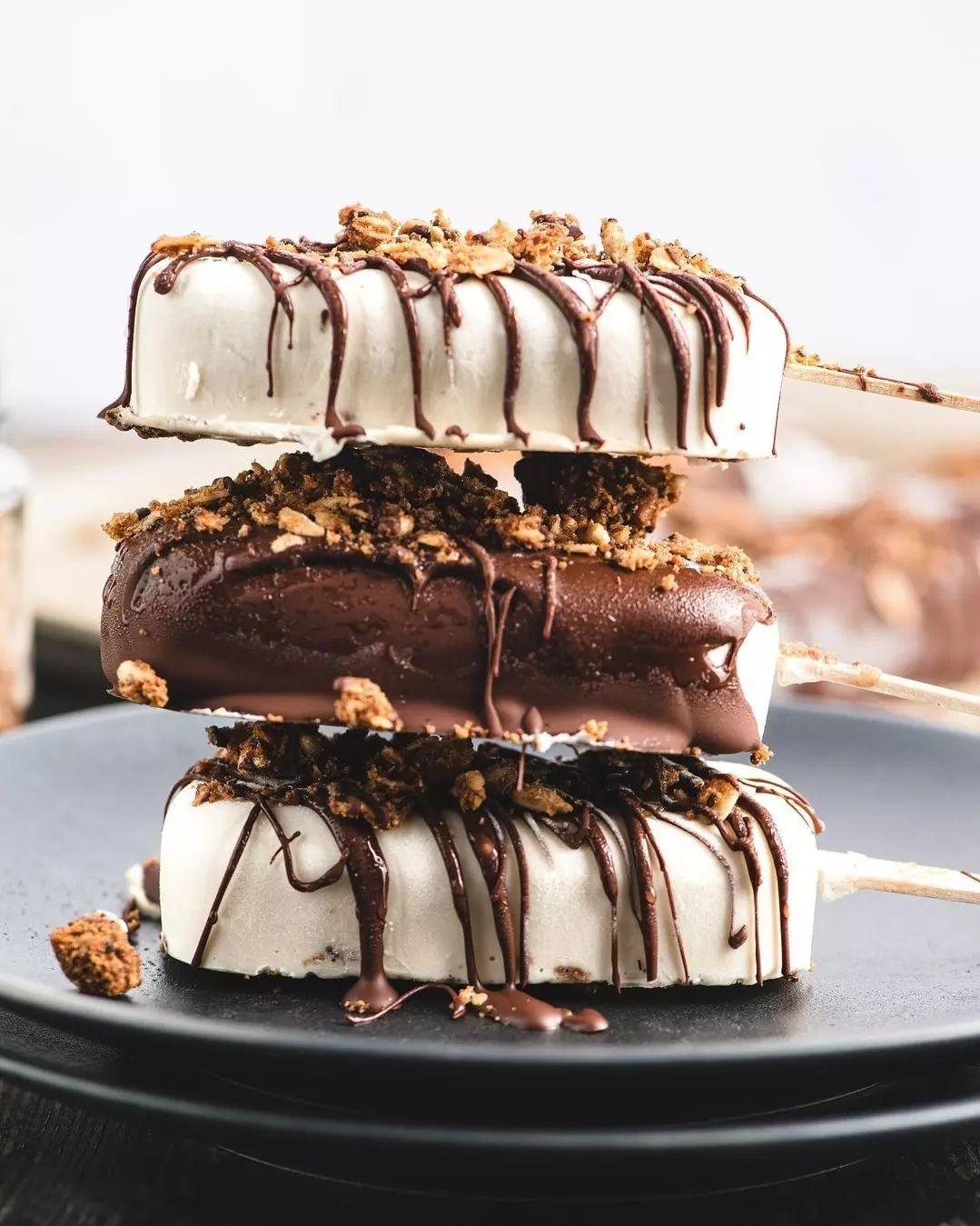Healthier Homemade Cookies and Cream Magnum Bars