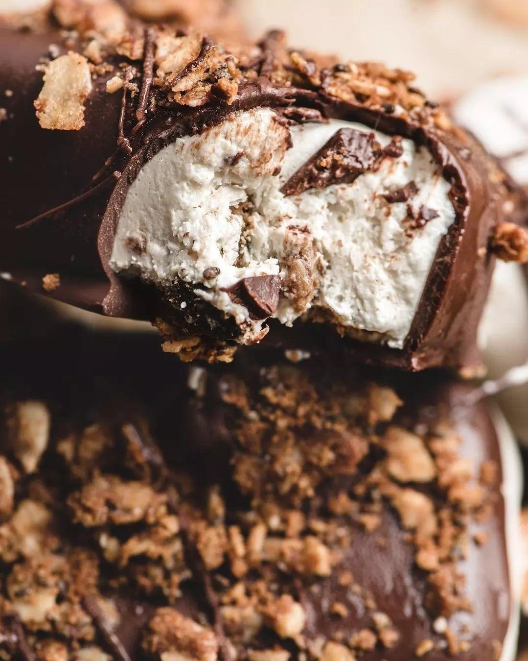 Healthier Homemade Cookies and Cream Magnum Bars
