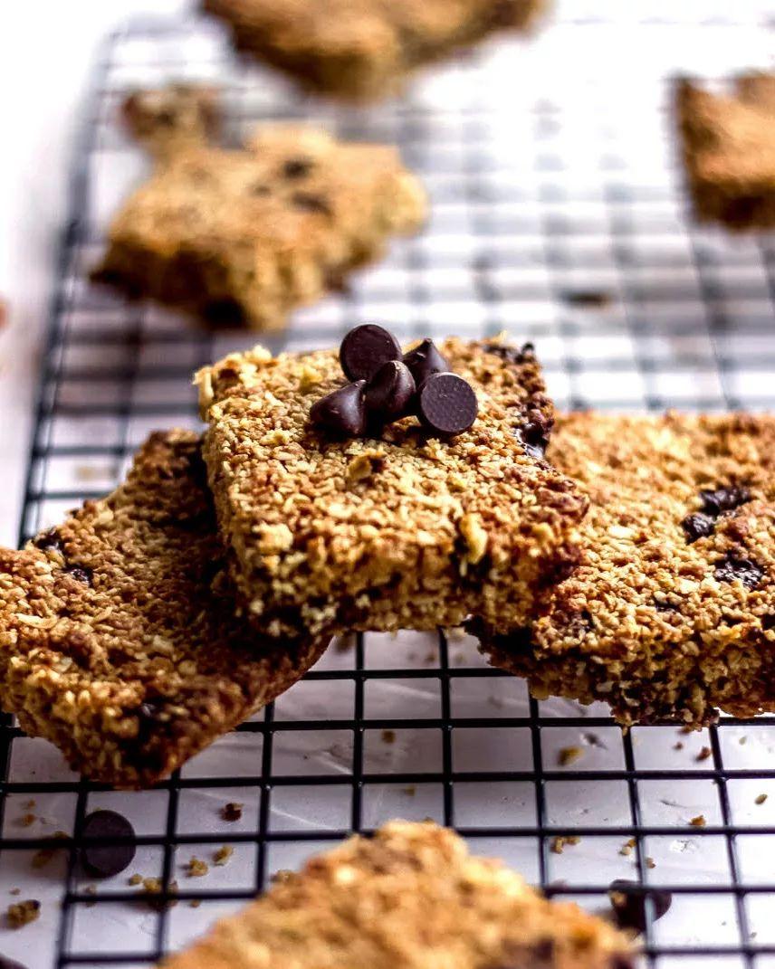 Oatmeal Chocolate Chip Bars