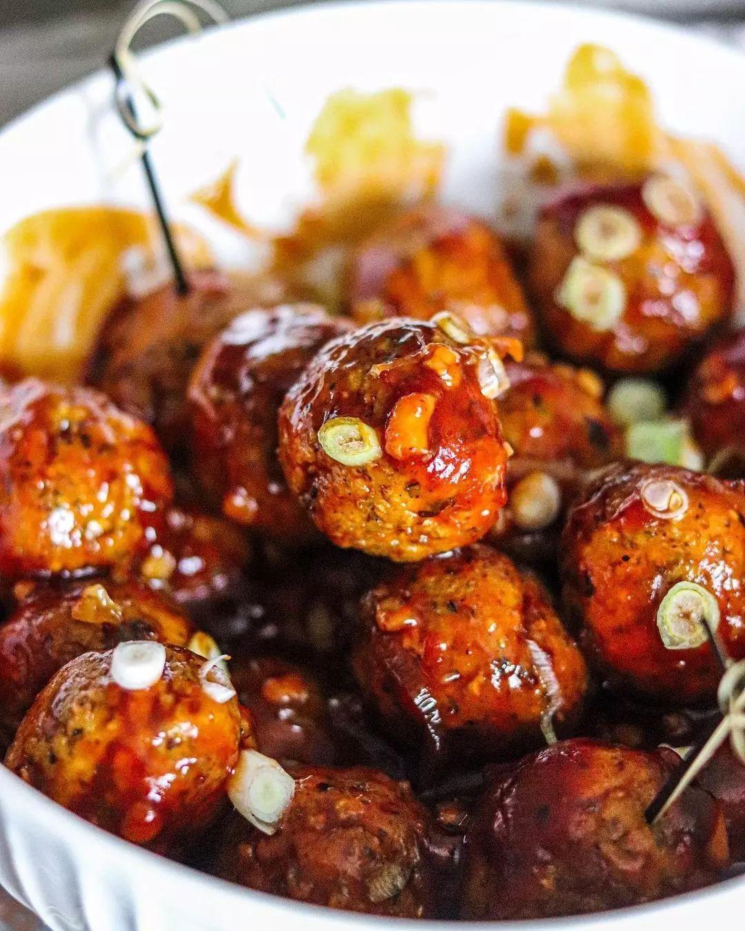 Vegan Meatless Meatballs with Sauce