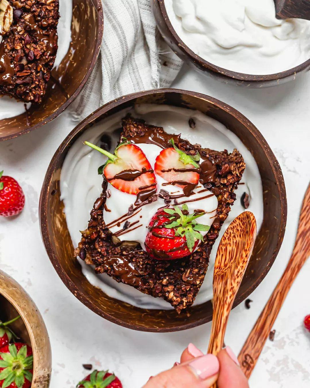 Indulgent Triple Chocolate Brownie Baked Oats 🍫🥄
