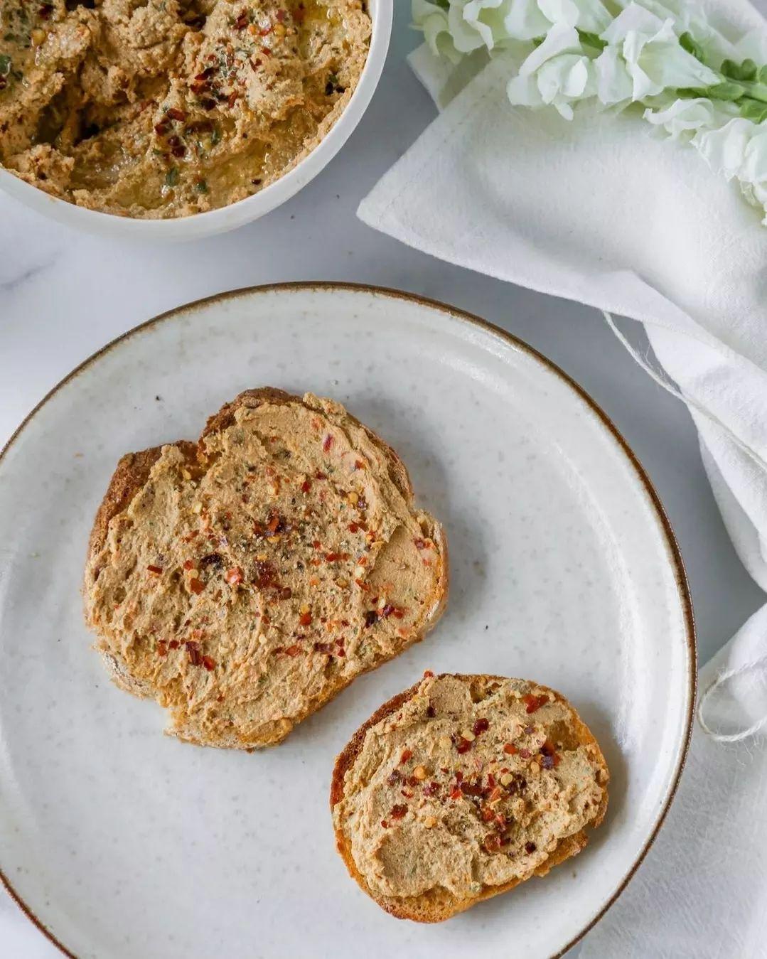 Creamy Whipped Tofu Sun-Dried Tomato Cheese Spread