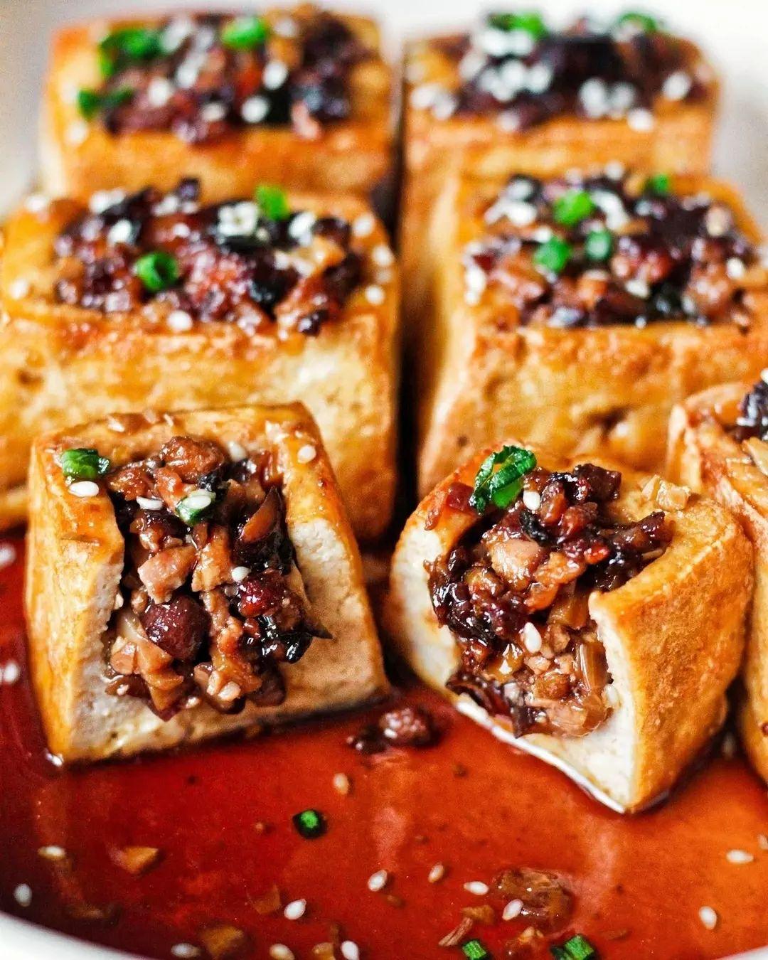 Stuffed Tofu or “Niang” Tofu (酿豆腐)