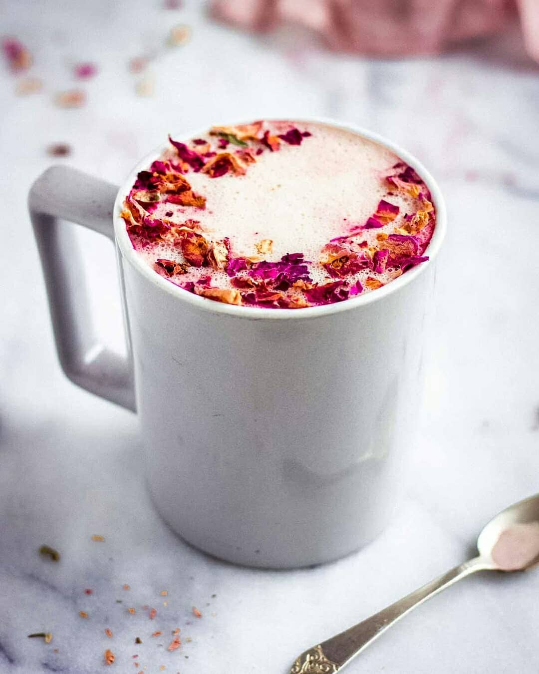 Rose Latte: a Delicate Morning Indulgence