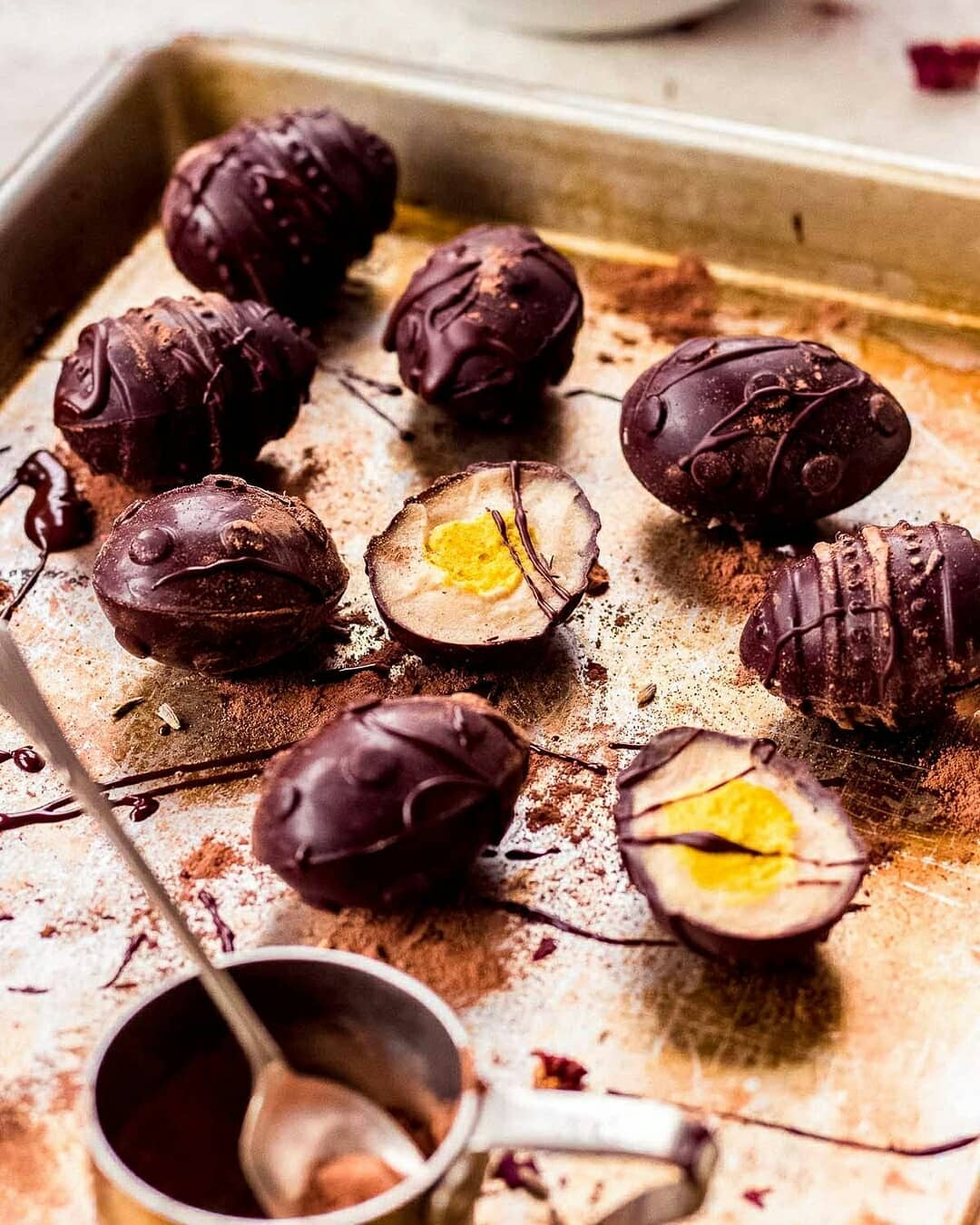 Vegan Creme Eggs: Easy Easter Chocolate Delight