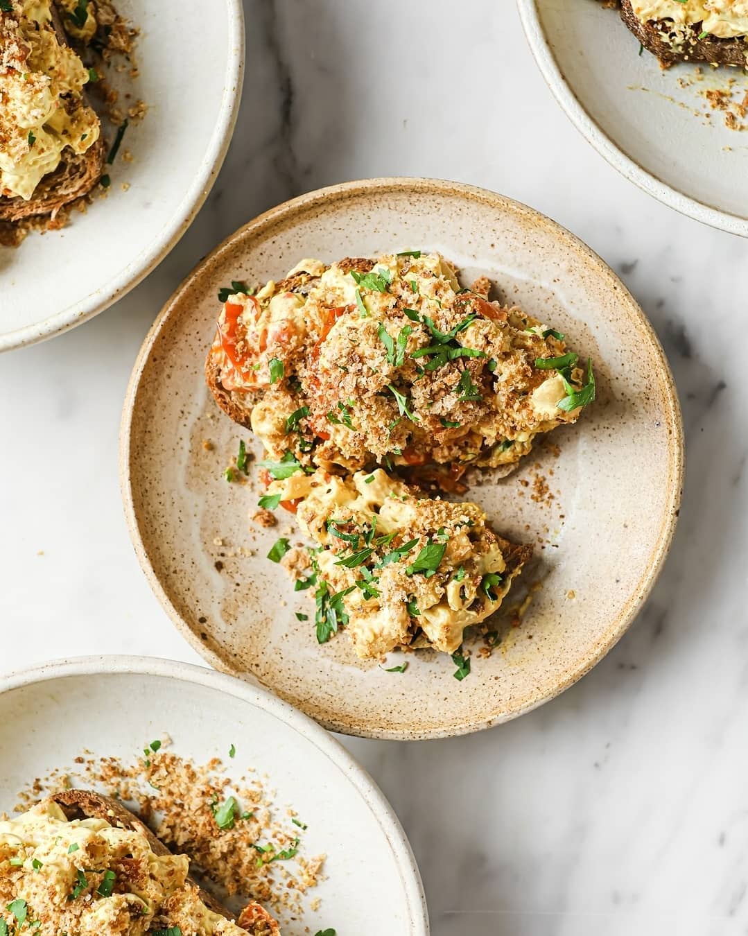 Vegan Mac and Cheese Toast